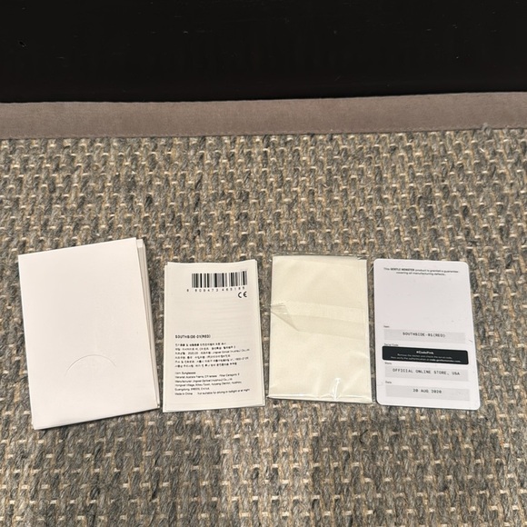 Gentle Monster lense Glasses Cloth / Authentic Card - Picture 2 of 4